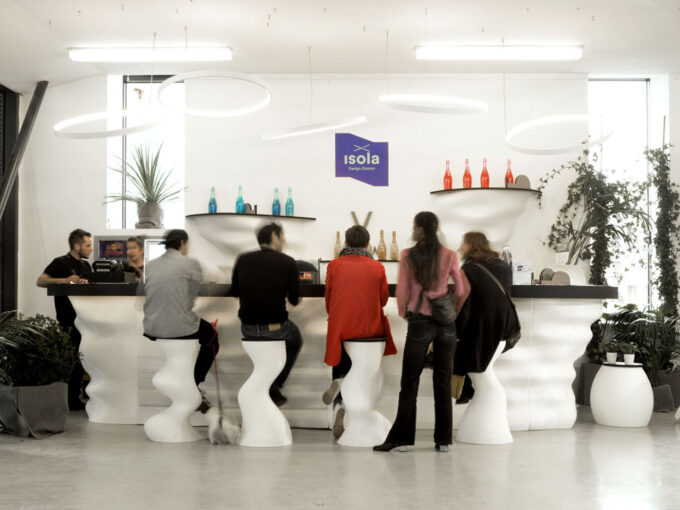 The first fully 3D printed robotic bar installation